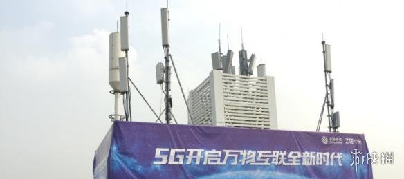 中兴通讯官方宣布，与中国移动广东公司合作，在广州成功打通了基于3GPP R15标准的国内第一个5G电话，5G时代即将到来。