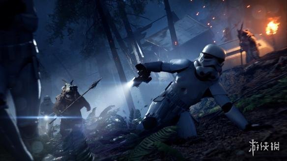 EA和DICE工作室公布了《星球大战：前线2》的最新更新档“安铎夜战”（Night on Endor）细节信息。