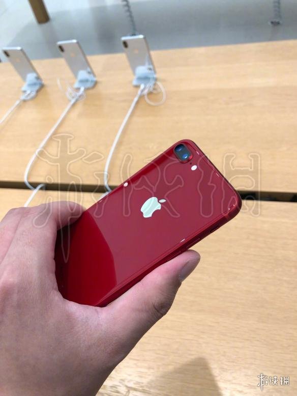iPhone8红色限量版真机图 iPhone8红色限量版配置及售价