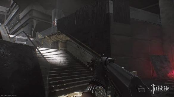 近日，硬核多人射击游戏《逃离塔科夫（Escape from Tarkov）》公布了游戏最新封测0.8版本更新预告，展示了游戏将引进的大量新内容，同时官方之前也表示游戏的公测也将开启。