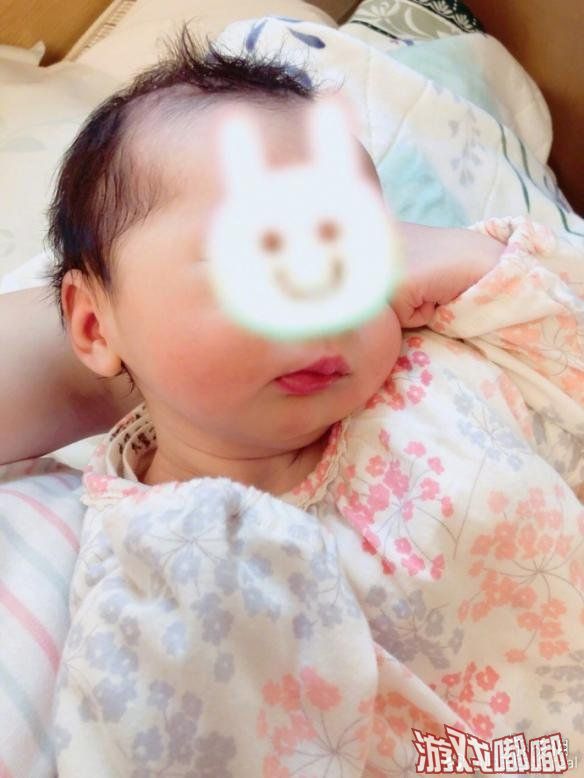 今天，曾经的女神冲田杏梨老师在新的微博动态中宣布自己已经顺利产下婴儿，是个健康的女儿。