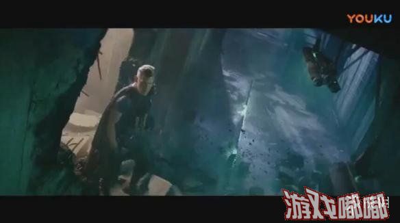 漫威大片《死侍2》将于5月15日正式提前在香港上映，比北美抢先3天。今天官方公布了一段新预告片。贱贱戴假发大调钢管舞，一起来看看吧！