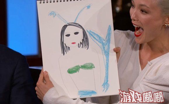 近日，《复仇者联盟3》成员们出席了某脱口秀节目，为电影宣传造势，在节目中他们画了自己角色的自画像，一起来看看他们画的如何。