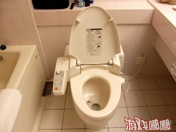 日本的一些发明总让人匪夷所思，近日，微博曝出日本企业LIXIL发明了一种“透明厕所”，立马引来网友热议！