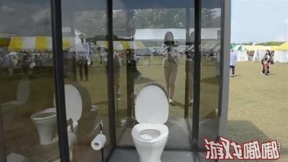日本的一些发明总让人匪夷所思，近日，微博曝出日本企业LIXIL发明了一种“透明厕所”，立马引来网友热议！