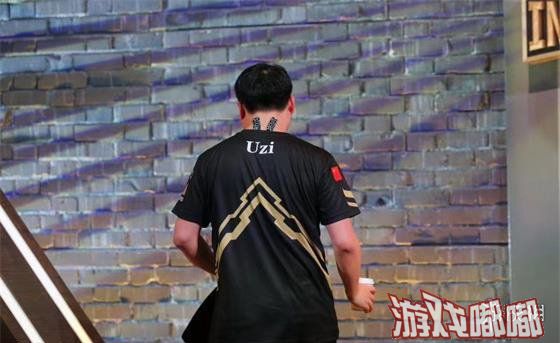 北京时间5月14日，《英雄联盟》Msi季中冠军邀请赛第四天的比赛RNG战队力克KZ，拿到了一场胜利，Uzi表现亮眼，全场最高输出。