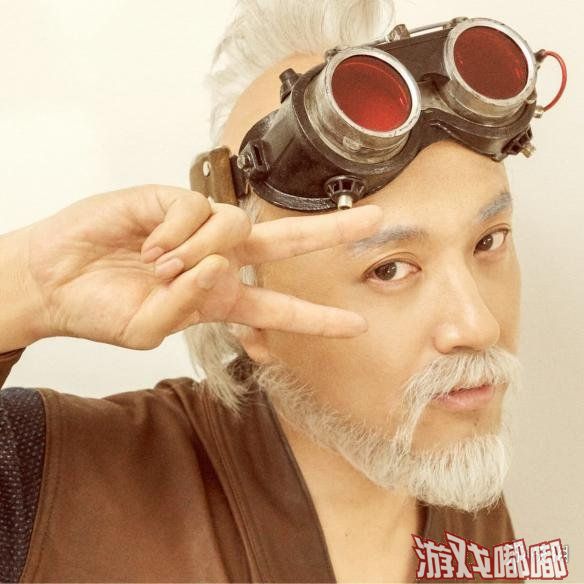 《银魂》真人版电影第二部预计于今年8月17日在日本上映，今天官方放出了室毅饰演的平贺源外定妆照，这个老头很年轻啊。