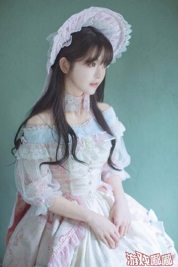 最近，有着“韩国第一美少女”之称的Yurisa小姐姐再次晒出美照，一身可爱的洋装，仙气十足，一起来看看吧！