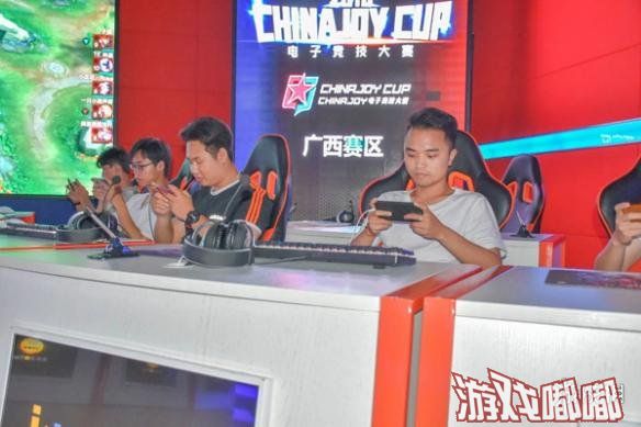 第二届ChinaJoy电子竞技大赛于四月正式开赛，《英雄联盟》潘多拉和NAG战队纷纷赢下了小老哥战队和物资ADJ战队!