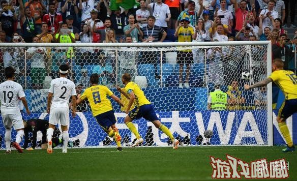北京时间6月18日晚20时瑞典老将格兰奎斯特凭借VAR提示下判罚的点球破门1-0击退韩国。
