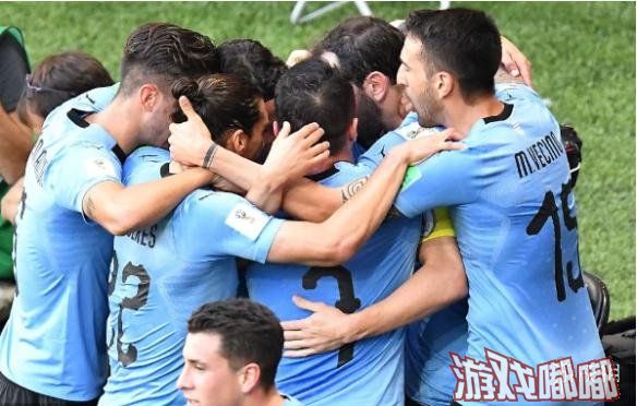 北京时间6月20日20时，乌拉圭苏亚雷斯在比赛第23分钟凭借一记左脚推射空门得分，最终比赛以乌拉圭1-0结束，乌拉圭也积6分携手俄罗斯提前晋级。