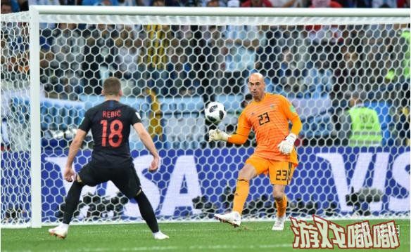 北京时间6月22日凌晨2时开展的2018年俄罗斯世界杯D组次轮比赛中，克罗地亚状态极佳连续进球，梅西被针对难以配合队友，最终阿根廷再爆冷门0-3惨败克罗地亚。