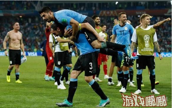 北京时间7月1日凌晨2时，在2018世界杯1/8决赛中，乌拉圭2-1战胜葡萄牙晋级八强，卡瓦尼梅开二度后伤退，佩佩头球建功，C罗告别世界杯。