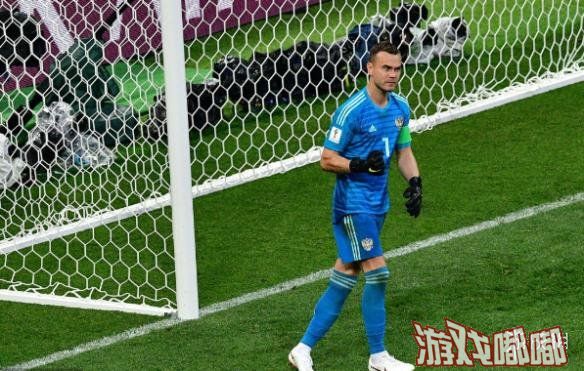 北京时间7月1日晚22时，在2018世界杯1/8决赛中，西班牙对阵俄罗斯，120分钟两队1-1战平，伊格纳舍维奇自摆乌龙，皮克送点久巴罚进。点球战上科克和阿斯帕斯罚丢，俄罗斯最终以总分5-4淘汰西班牙晋级。