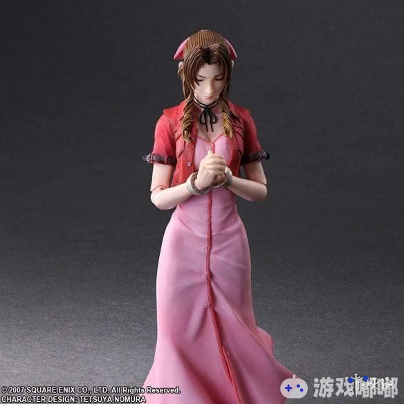 Play Arts Kai推出了一款《最终幻想7（Final Fantasy VII）》爱丽丝的手办，手办包括了两个头雕，还有手部配件，售价约960元，一起来看一下。