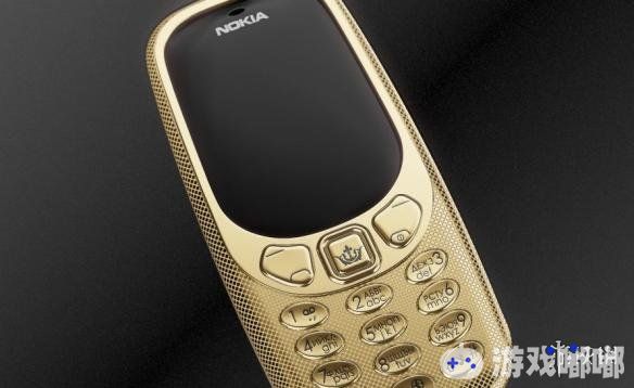 近日，俄罗斯手机制造商Caviar打造了一款霸气的特别版诺基亚3310，名为“和平制造者”，该款手机由钛和24K黄金制成，整体造型很霸气。