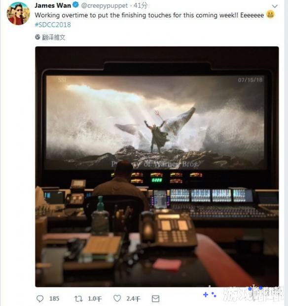 今天，《海王》导演温子仁公布了一张幕后工作照，并且表示正在为2018圣地亚戈漫展加班加点的做准备，一起来了解一下吧！