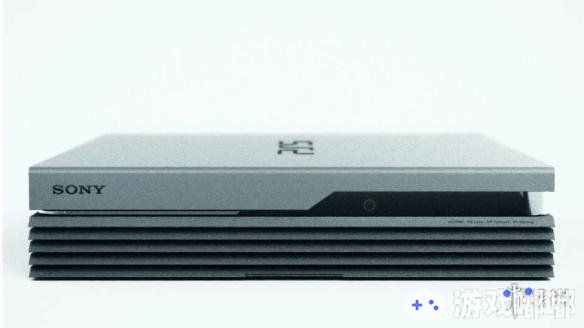 近日，国外设计师打造概念PS5主机视频曝光，不仅外形炫酷，所拥有的黑科技也实在是太多，与以往主机不同的是手柄似乎取消了扳机键，也是让人摸不透。