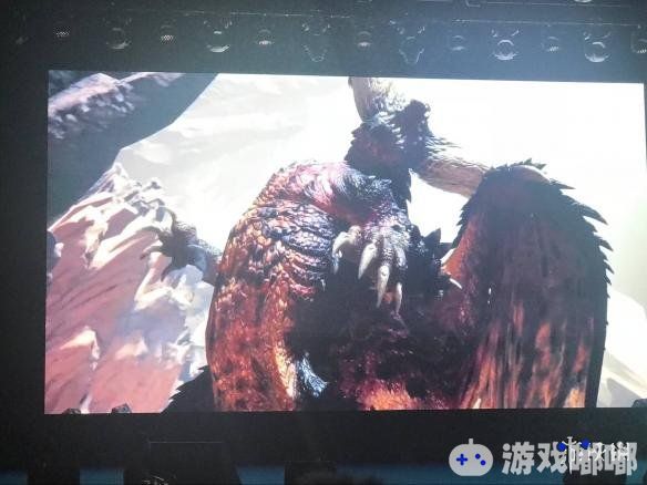 在China Joy的索尼发布会上，《怪物猎人》系列的制作人辻本良三登台，宣布《怪物猎人世界(Monster Hunter World)》将会登陆国行PS4，一起来看看吧！