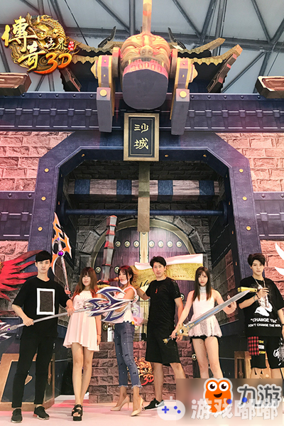 巨型屠龙刀&沙城现身ChinaJoy《传奇世界3D》展台全曝光