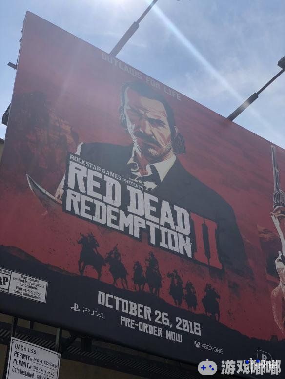最近，几幅巨型《荒野大镖客2（Red Dead Redemption 2）》广告牌出现在了美国纽约市街头，展示了游戏中将出现的四位角色，其中两位来自前作，不过有了新的画像！