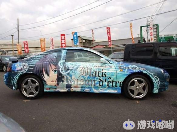 最近，日本二手车市场出现了一辆动画《中二病也想谈恋爱》的小鸟游六花痛车，价格居然要60万日元，真的有人会买吗？