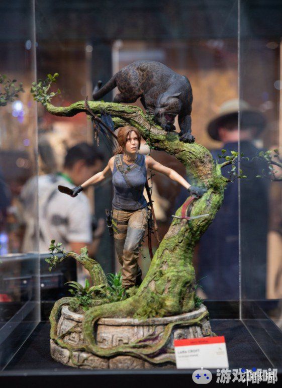 日前，制作道具的维塔工作室发布了一个新的雕像《古墓丽影：暗影（Shadow of the Tomb Raider）》劳拉，雕像展示的是劳拉与狰狞的美洲虎。