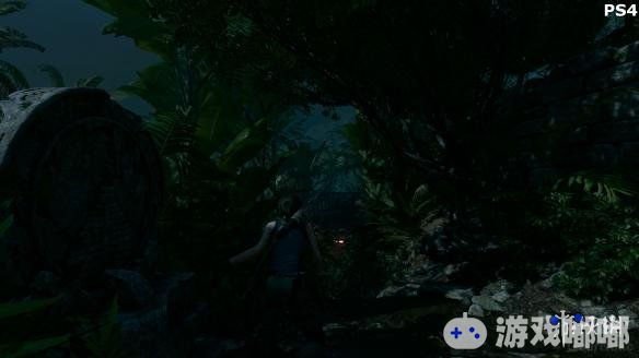 有人在4K分辨率下获取了《古墓丽影：暗影（Shadow of the Tomb Raider）》的PS4 Pro和Xbox One X游戏截图，并进行了画质对比，结果发现Xbox One X在视效上略胜一筹！
