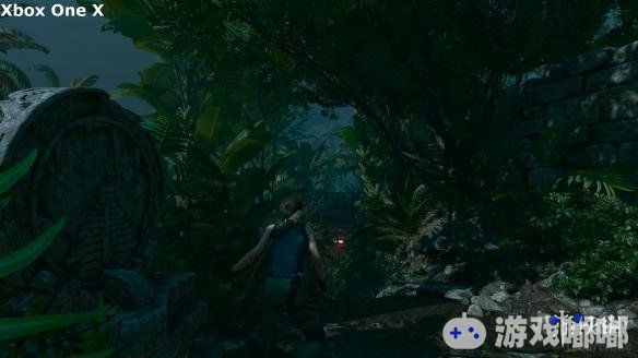 有人在4K分辨率下获取了《古墓丽影：暗影（Shadow of the Tomb Raider）》的PS4 Pro和Xbox One X游戏截图，并进行了画质对比，结果发现Xbox One X在视效上略胜一筹！