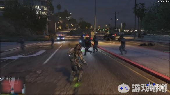 MOD制作者“JulioNIB”近日放出了一段MOD演示视频，展示了他正在制作的《侠盗猎车手5(Grand Theft Auto V)》的“铁血战士MOD”，一起来看看吧！