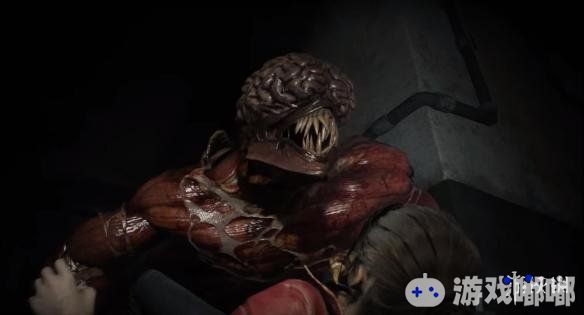 《生化危机2：重制版（Resident Evil 2 Remake）》官方油管账号发布了一段新的实机演示，展现了两只舔食者围攻克莱尔、最终将其扑倒击杀的场景！原来这次的主角是舔舔吗？