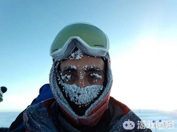 近日，法国天体生物学家CyprienVerseux在社交网络上晒出了与一群研究者在南极的Concordia研究站生活状态，一起来看看吧！