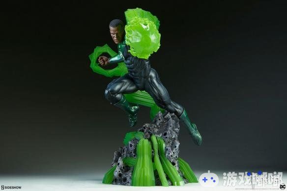 今天，小编为大家带来绿灯侠约翰·斯图尔特1/4雕像，全高52公分，限定500只，售价595美元，一起来看看吧！