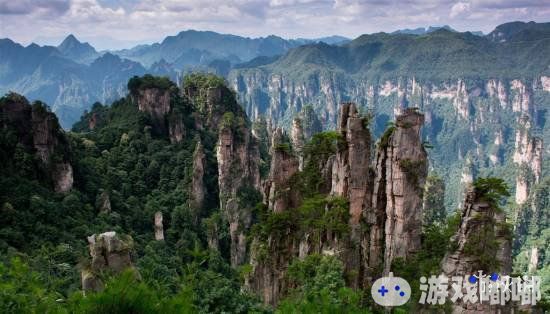 中国地大物博，有不少秀美的风景惊艳世人，近日国外网站就票选出了最受老外们欢迎的十处美景，一起来看看都是哪里吧！