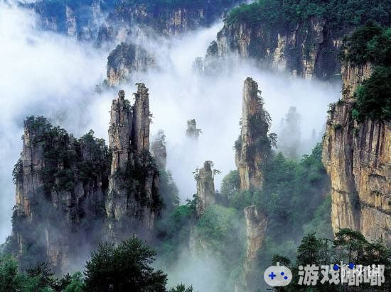 中国地大物博，有不少秀美的风景惊艳世人，近日国外网站就票选出了最受老外们欢迎的十处美景，一起来看看都是哪里吧！