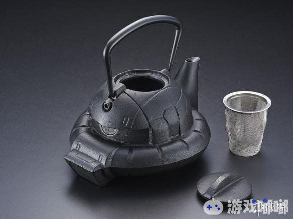 《机动战士高达》系列最有名的炮灰扎古被制成了日本传统手工品铁制烧水壶，不论美观度还是实用度都很出色。