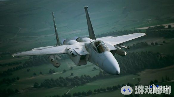 《皇牌空战7：未知空域（Ace Combat 7: Skies Unknown）》近日放出机体介绍第一弹影像，为我们介绍了知名老牌战机F-15C鹰式战斗机。一起来看看吧！