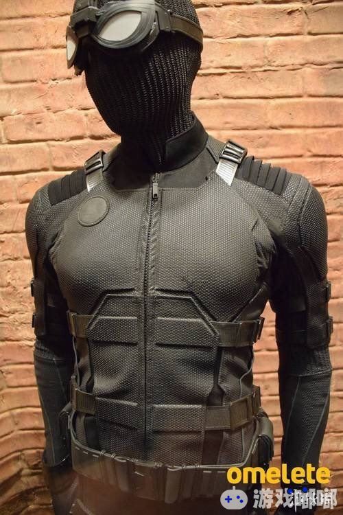 在不久前的巴西漫展CCXP上，《蜘蛛侠：英雄远征》中的小虫黑色战衣被展示，战衣更多的细节被展示，一起来了解一下吧！