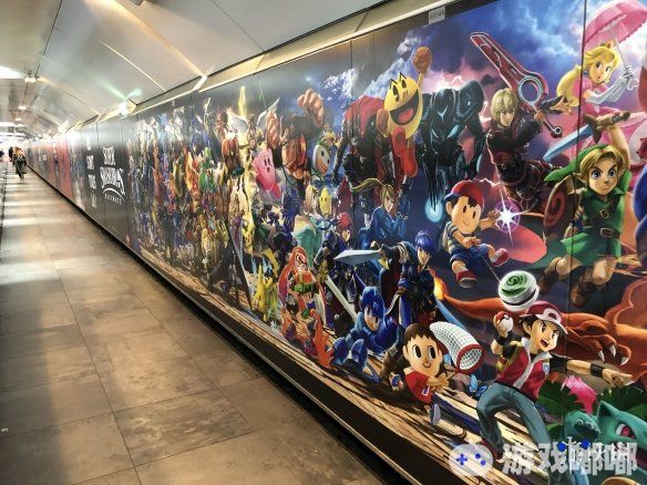 众所周知，《任天堂明星大乱斗：特别版》即将发售，免不了一波宣传，然而这波宣传可是相当给力，巴黎地铁站整个长廊贴满海报，一起来看看吧。