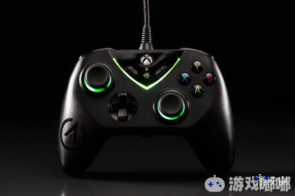 Xbox手柄是众多玩家推崇的手柄，合理的按键布局和符合人体工学的设计是其在众手柄中胜出的关键。下面就让我们看一看那些比官方做得更好的第三方Xbox手柄吧！