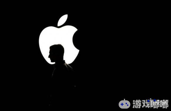 继苹果在德国被裁定禁售iPhone后，高通继续向苹果中国方面试压，试图强制其禁售，且已将最新型号的iPhone追加进去。若苹果中国无法妥善处理此事，高层或将被拘留。