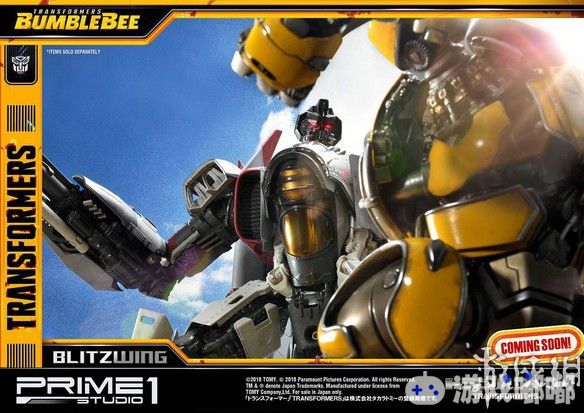 日本高端雕像品牌Prime 1 Studio公司在推出“大黄蜂”后，又相继推出了电影中反派“闪电（Blitzwing）”的雕像，一起来看看！