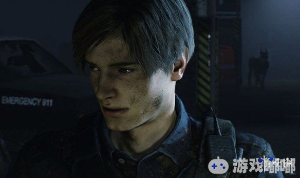 《生化危机2：重制版（Resident Evil 2 Remake）》里昂能在警局尸变惨案中幸免，是因为他上班第一天就迟到了；不过这里原本有趣的“失恋、喝醉”背景故事竟被官方改成了没什么意思的新内容！